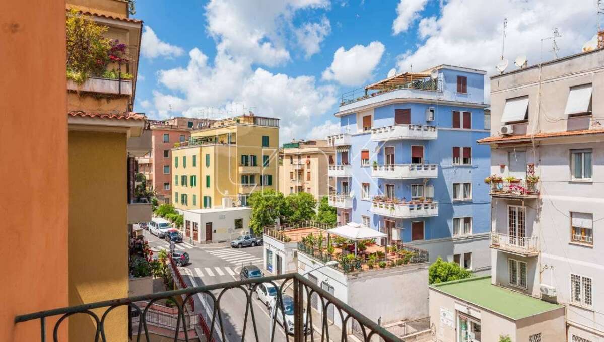 Appartamento in vendita via Pietro Cartoni, Roma