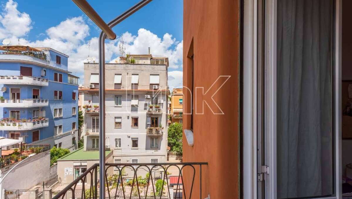 Appartamento in vendita via Pietro Cartoni, Roma