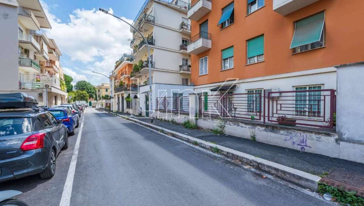 Appartamento in vendita via Pietro Cartoni, Roma