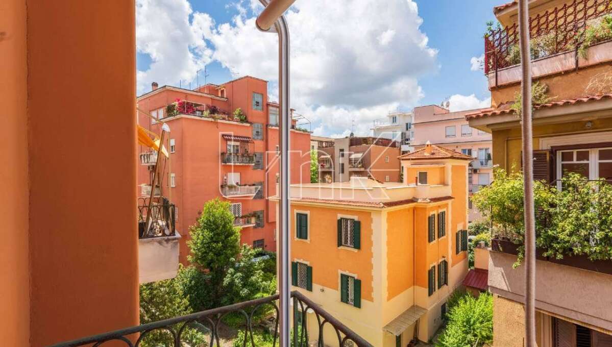 Appartamento in vendita via Pietro Cartoni, Roma