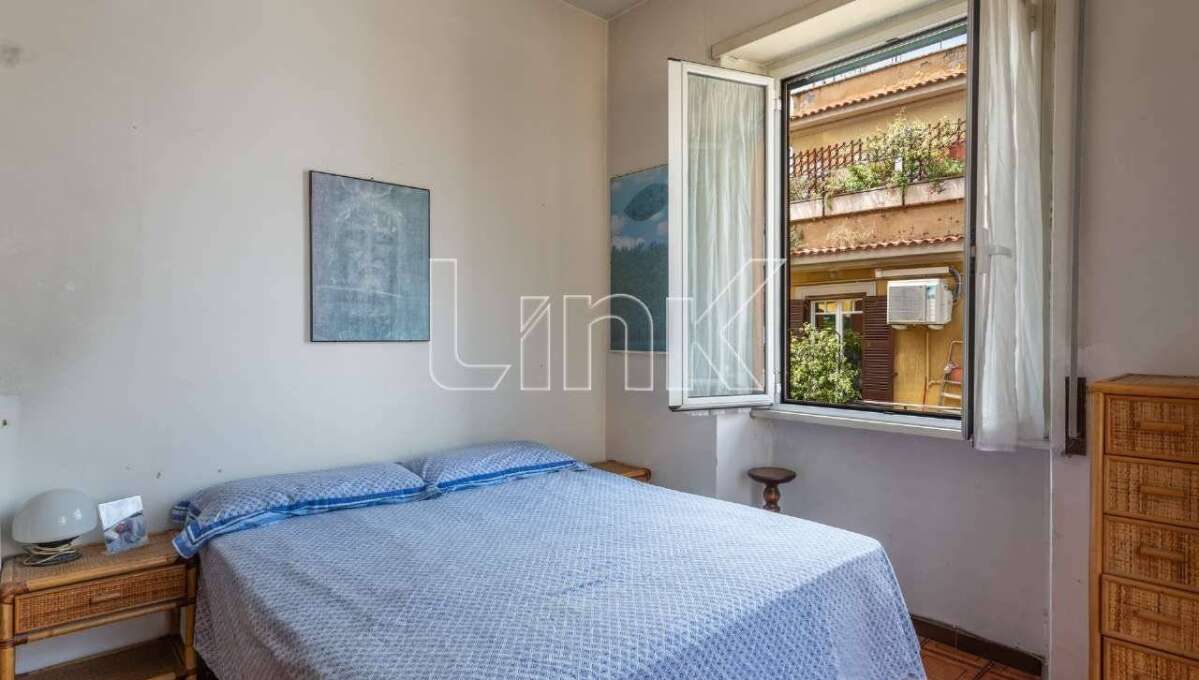 Appartamento in vendita via Pietro Cartoni, Roma