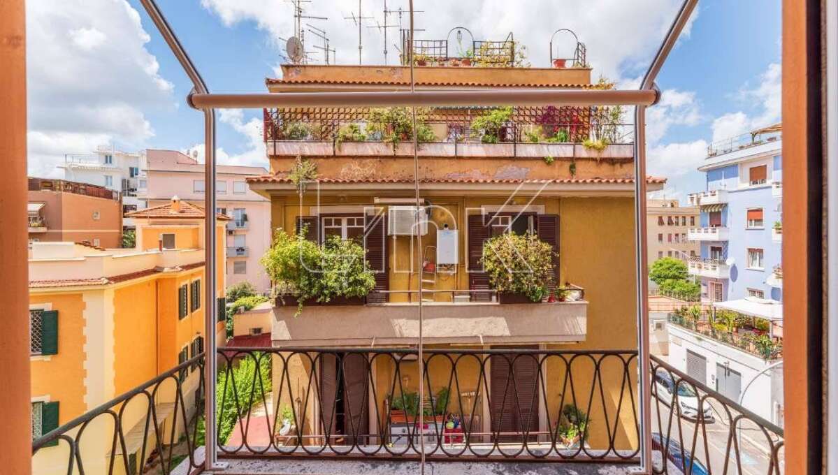 Appartamento in vendita via Pietro Cartoni, Roma