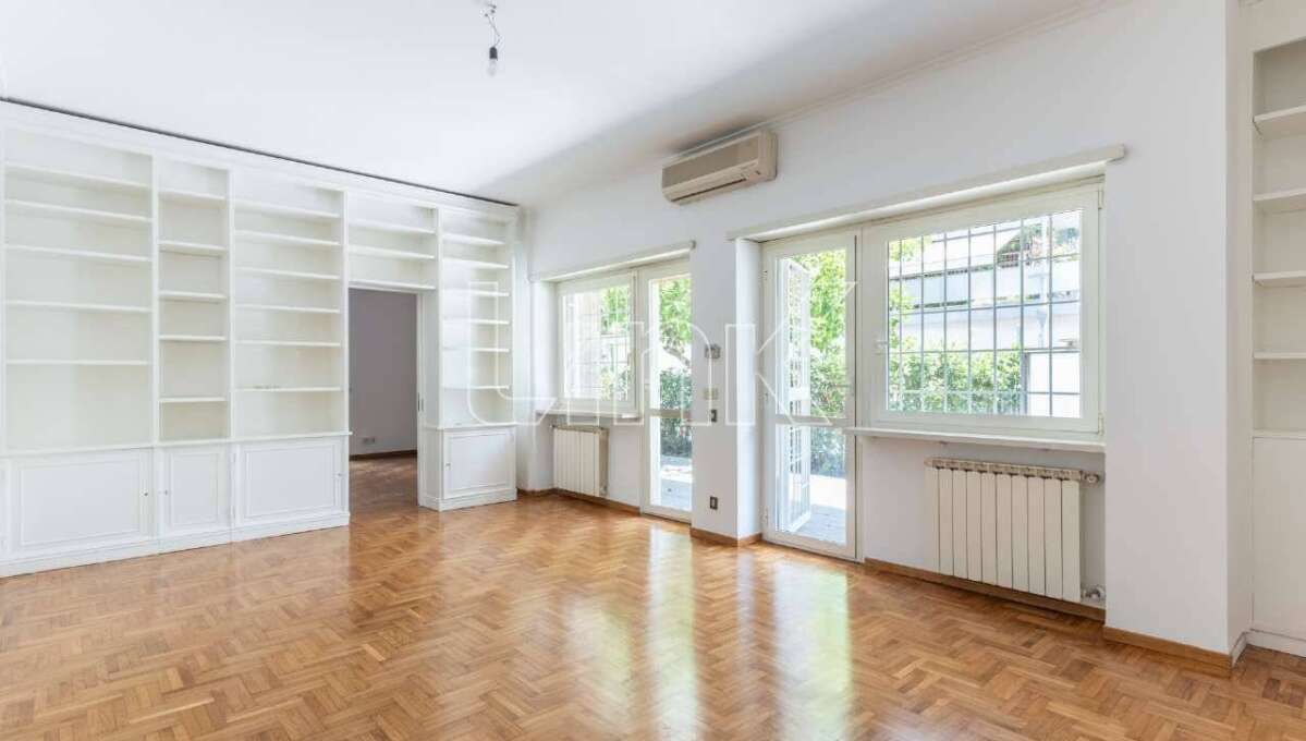 Appartamento in affitto via San Cipriano, Roma