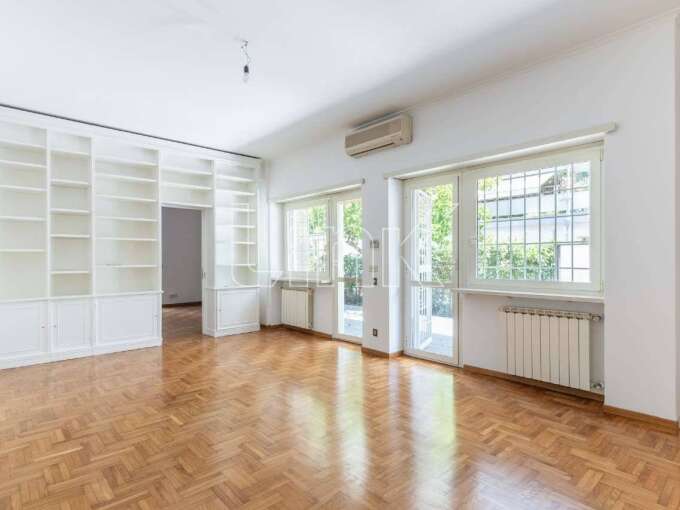 Appartamento in affitto via San Cipriano, Roma