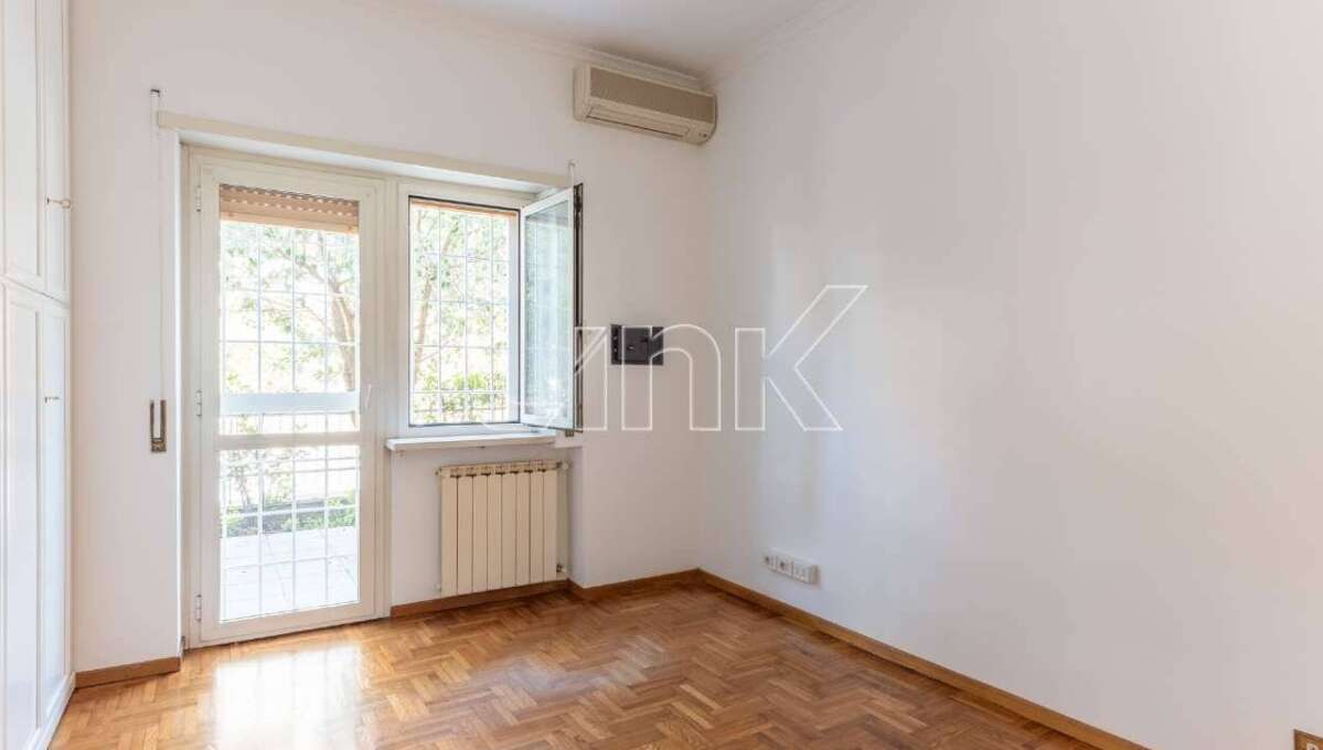Appartamento in affitto via San Cipriano, Roma
