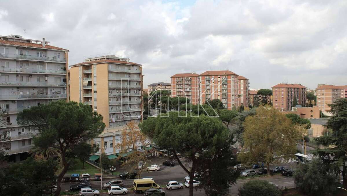 Appartamento in vendita via Luigi Ferretti, Roma