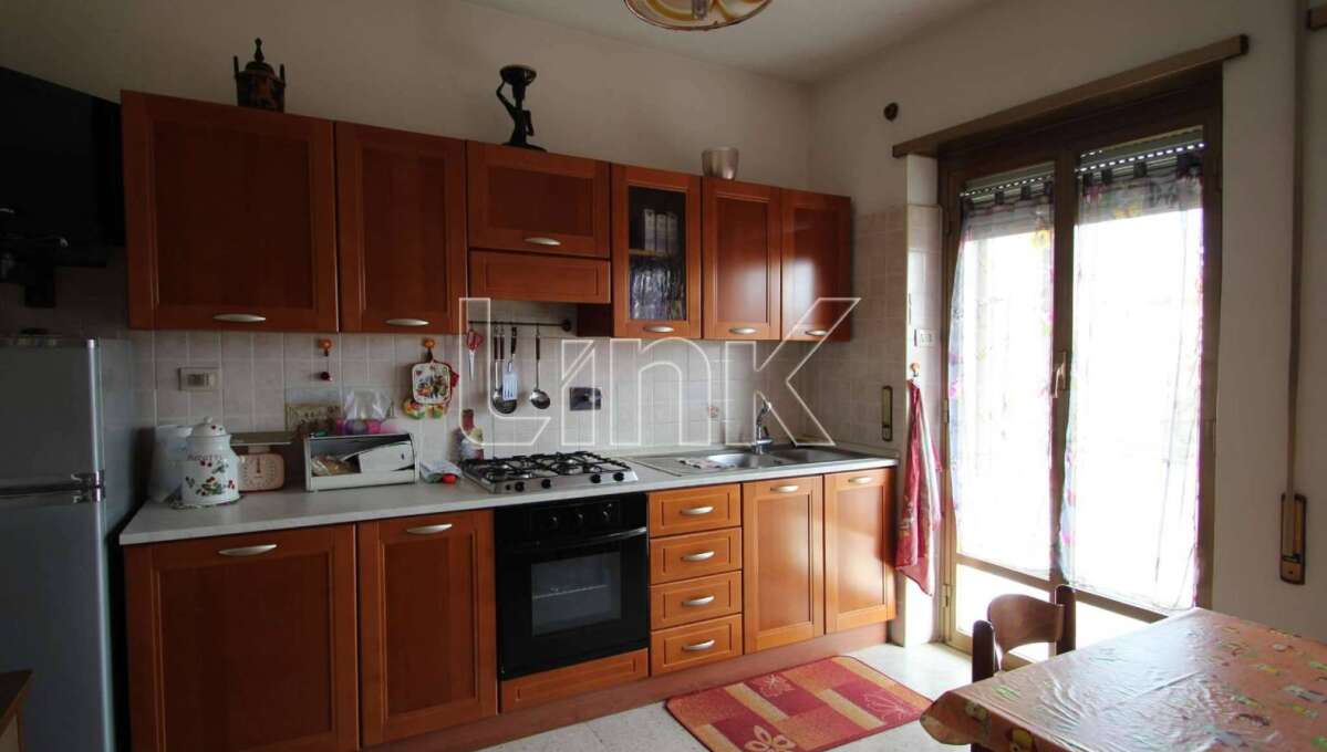 Appartamento in vendita via Luigi Ferretti, Roma