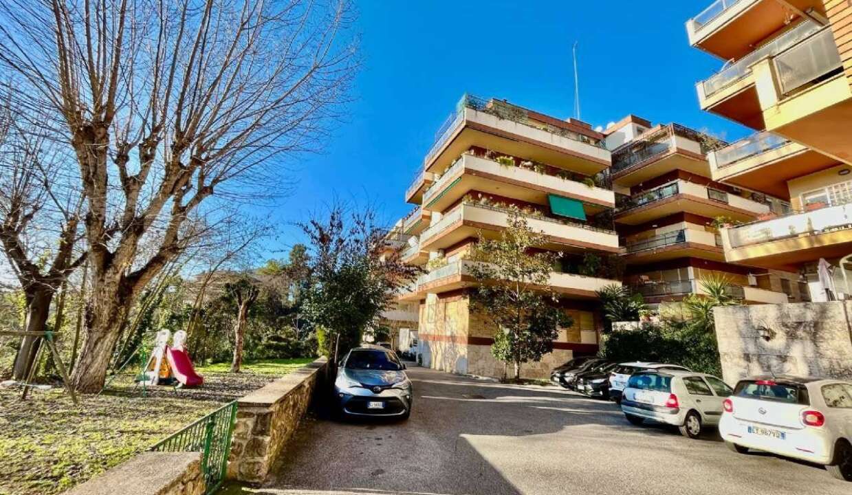 Attico in vendita via Cassia, Roma