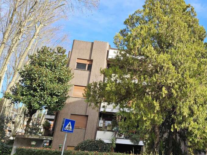 Appartamento in vendita via Manfredi Azzarita