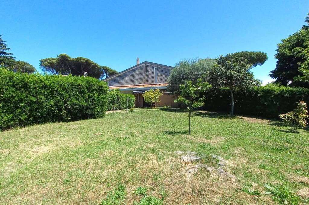 Villa in vendita via del Buon Ricovero, Roma