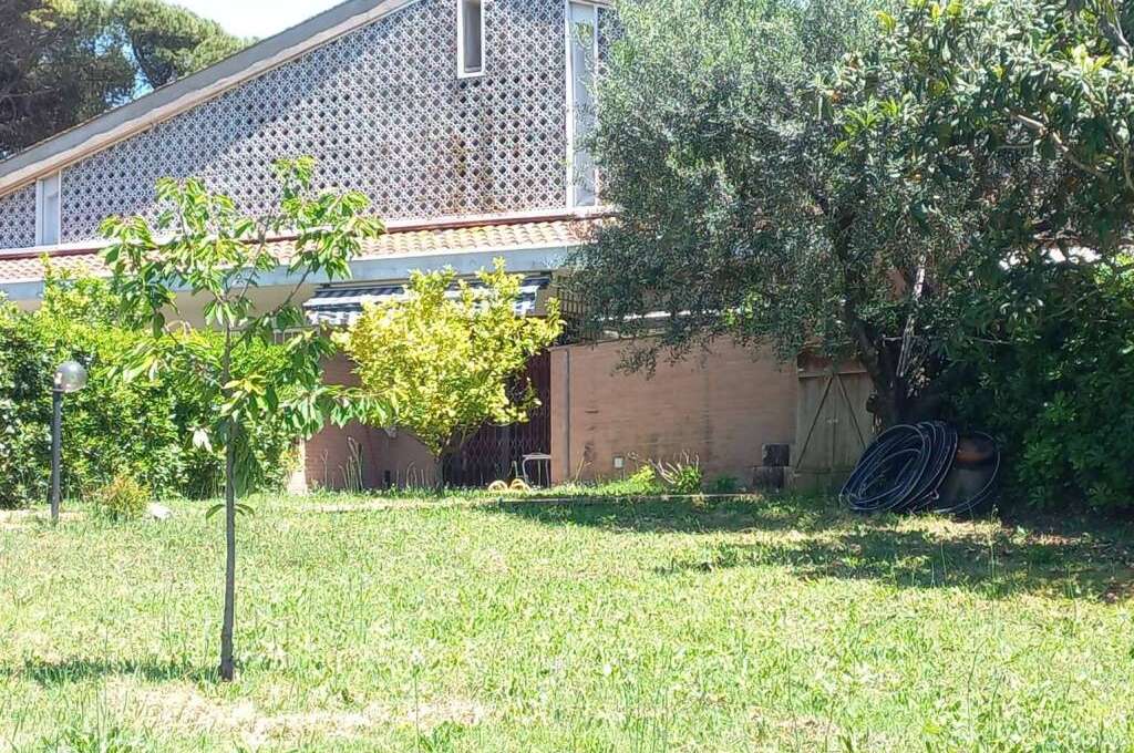 Villa in vendita via del Buon Ricovero, Roma