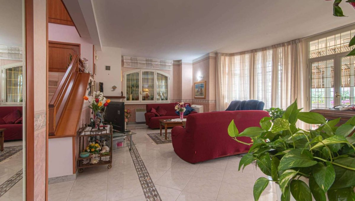 Villa in vendita Via Don Guido De Cave, Cori, Latina