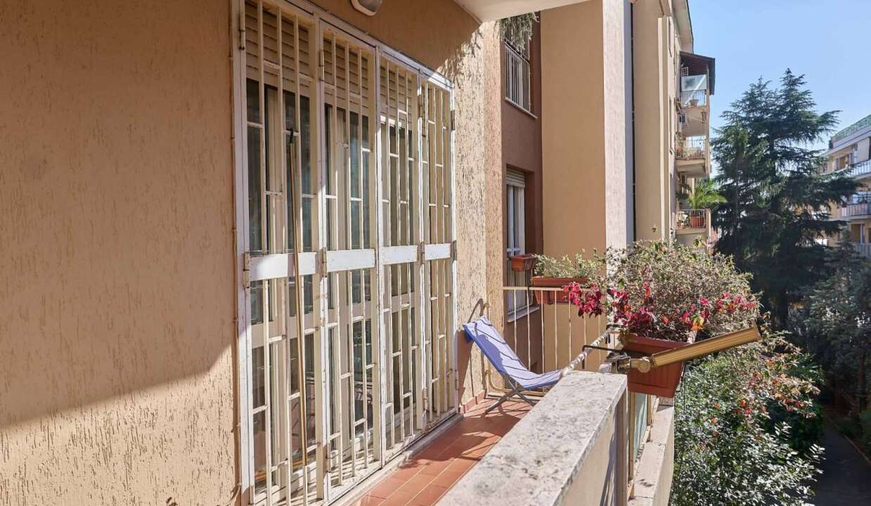 Appartamento in vendita via Anneo Lucano, Roma