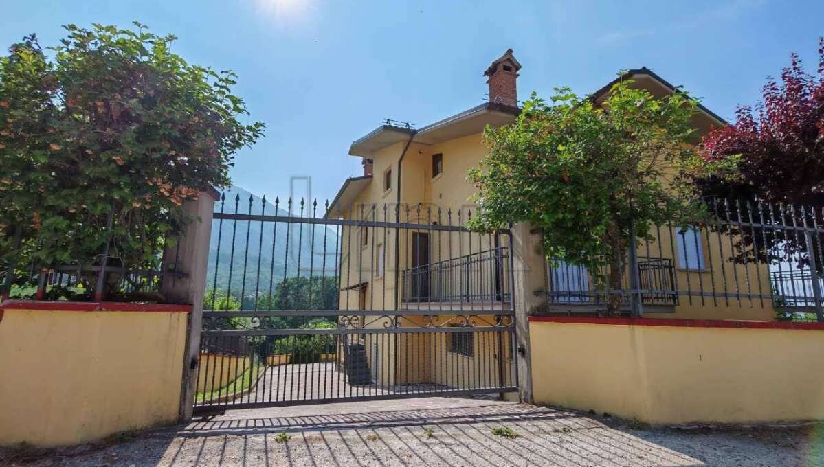 Villa unifamiliare in vendita viale della Fiera, Villagrande, Tornimparte (AQ)