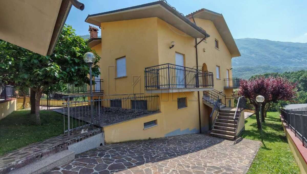 Villa unifamiliare in vendita viale della Fiera, Villagrande, Tornimparte (AQ)