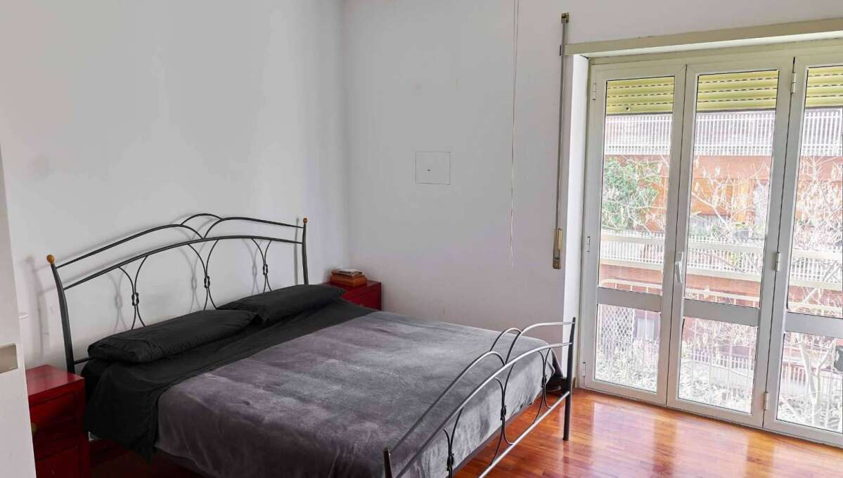 Appartamento in vendita via Anneo Lucano, Roma