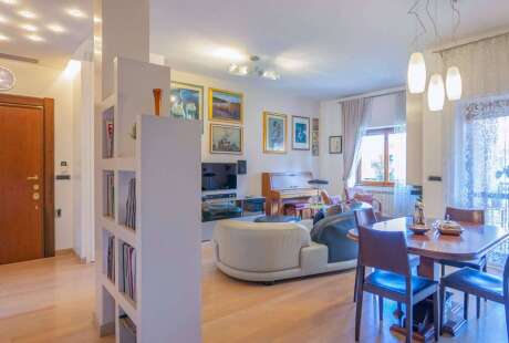 Appartamento in vendita via Beata Vergine del Carmelo 32, Roma