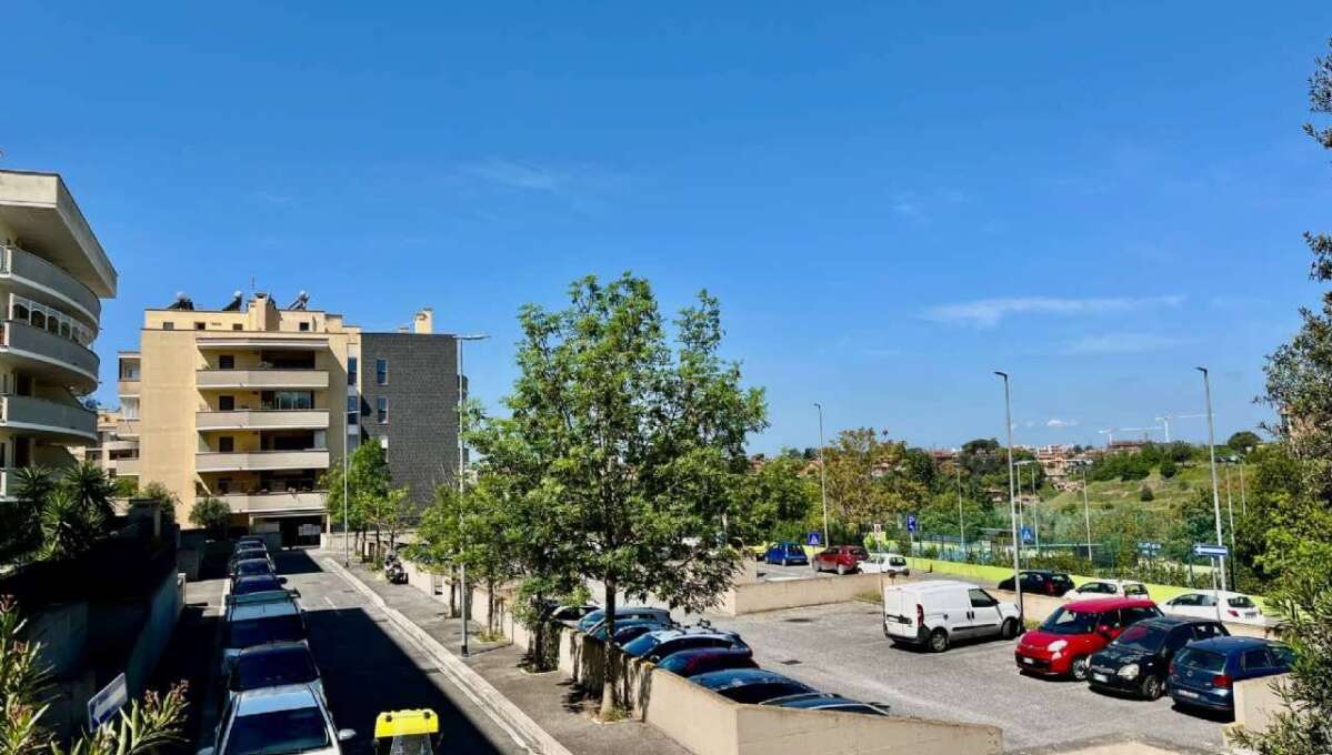 Appartamento in vendita via Alberto Manzi, Roma