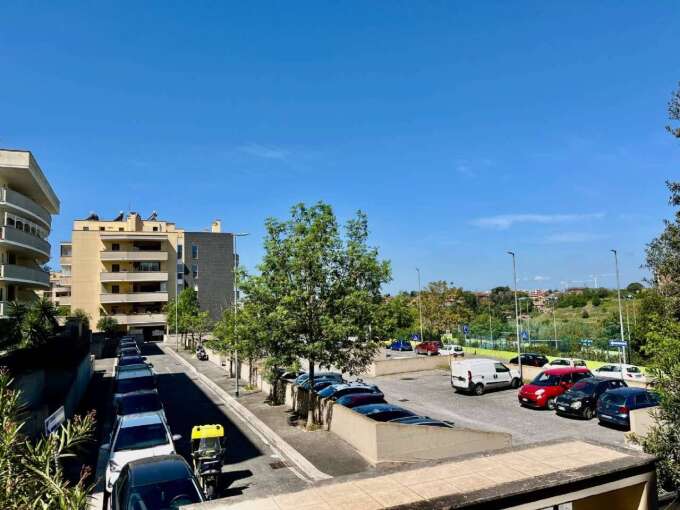 Appartamento in vendita via Alberto Manzi, Roma