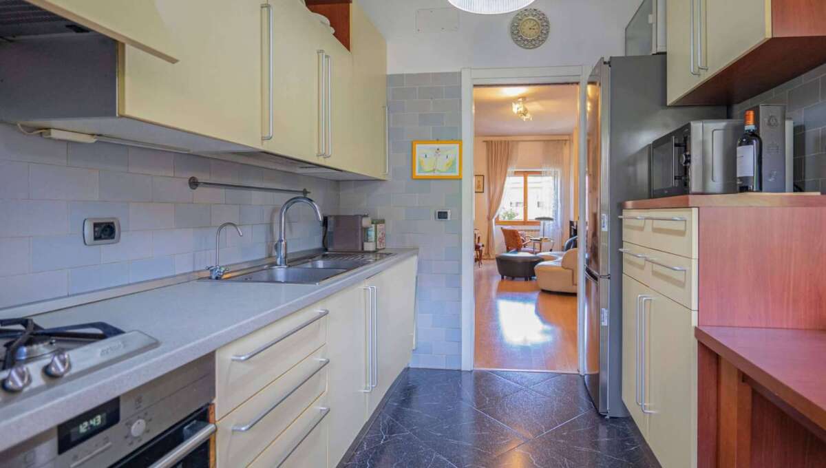 Appartamento in vendita via Beata Vergine del Carmelo 32, Roma