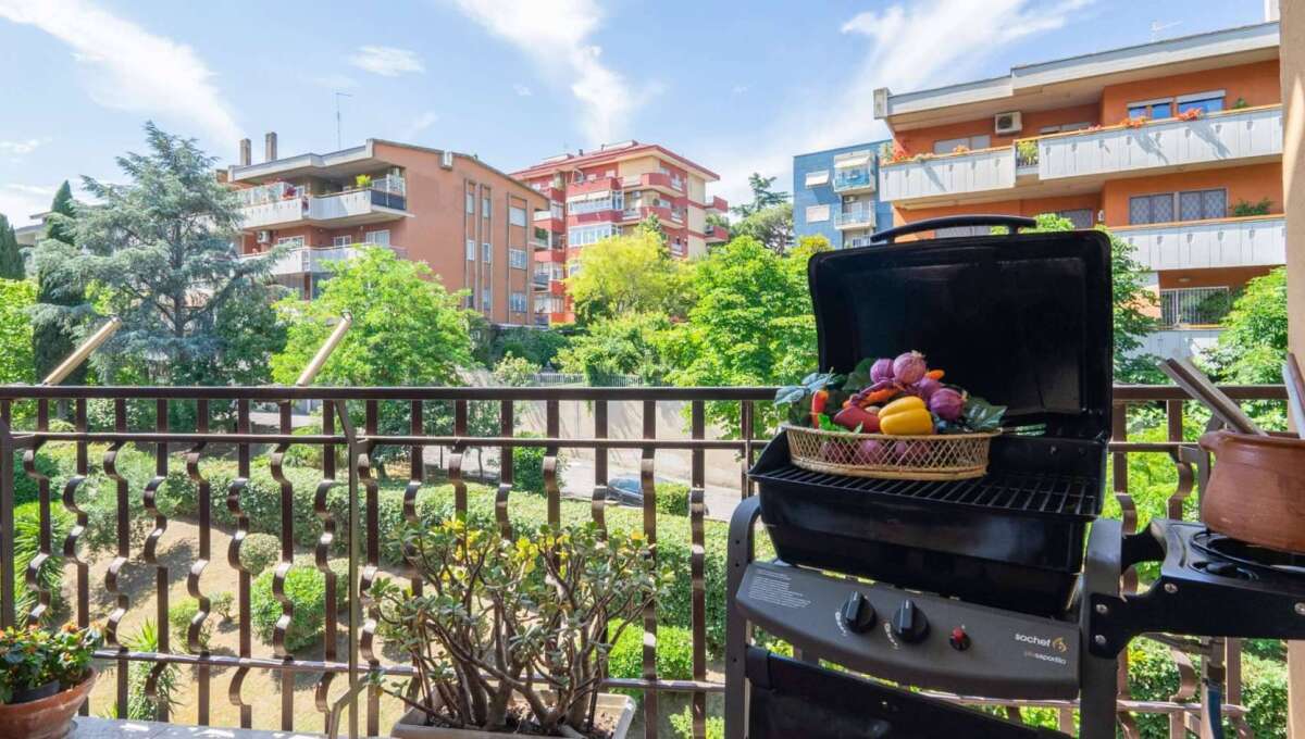 Appartamento in vendita via Beata Vergine del Carmelo 32, Roma