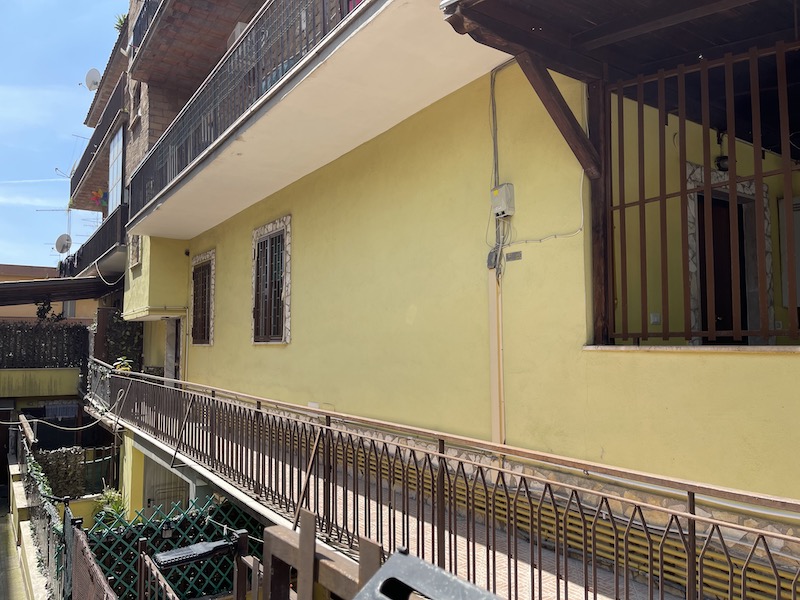 Appartamento in vendita via Valguarnera Caropepe 53, Roma
