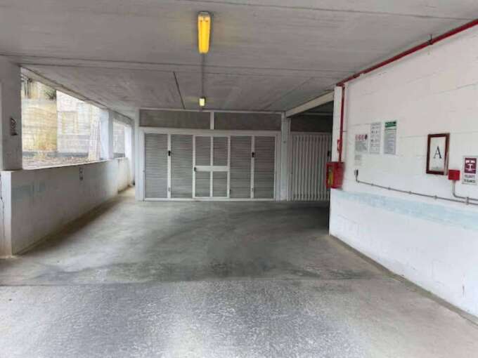 Box auto in vendita via Festo Avieno, Roma