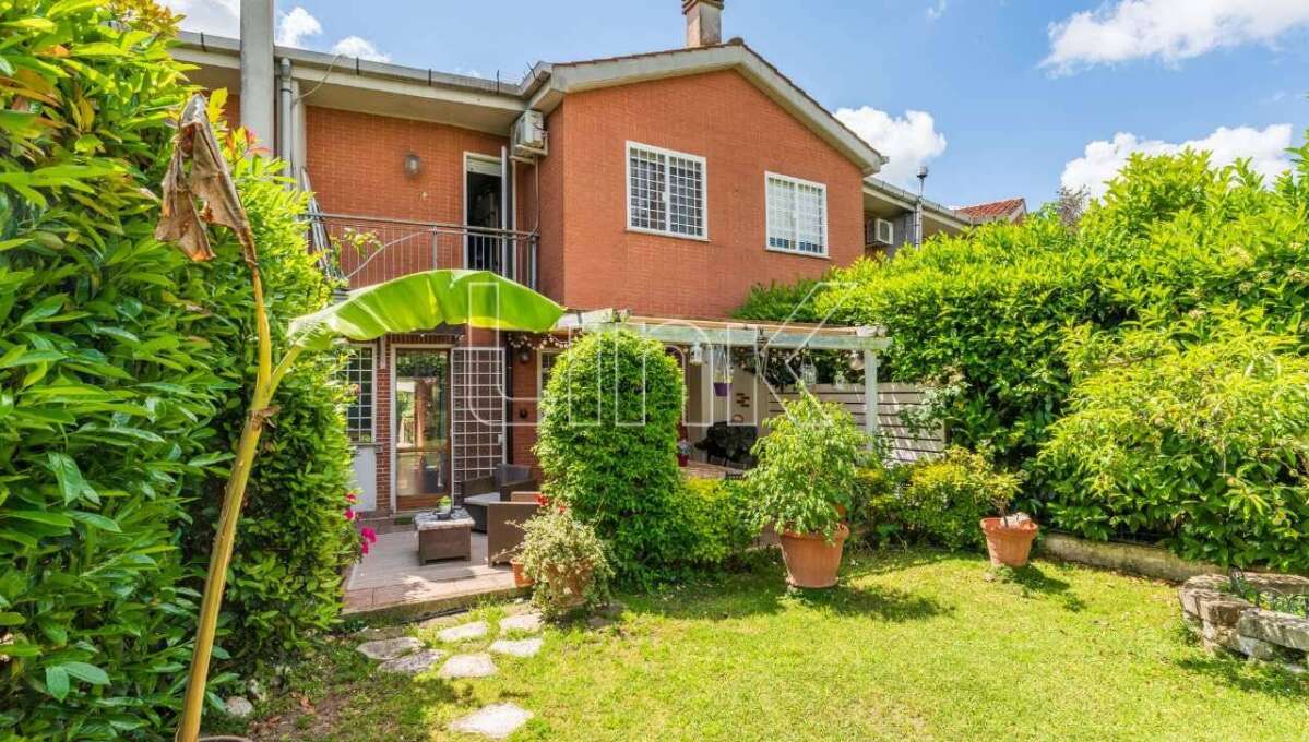 Villetta a schiera in vendita in via Paolo Pericoli, Roma