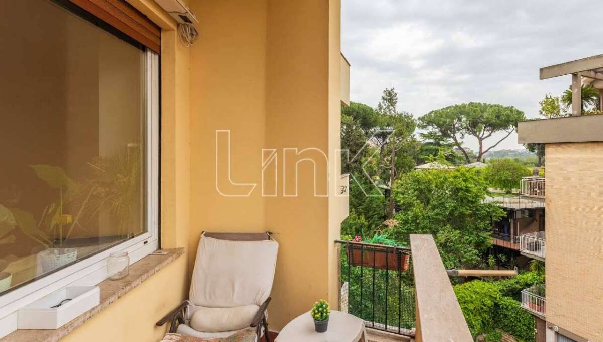 Appartamento in vendita via Nepi, Roma