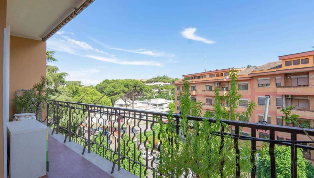 Appartamento in vendita via Beata Vergine del Carmelo 32, Roma