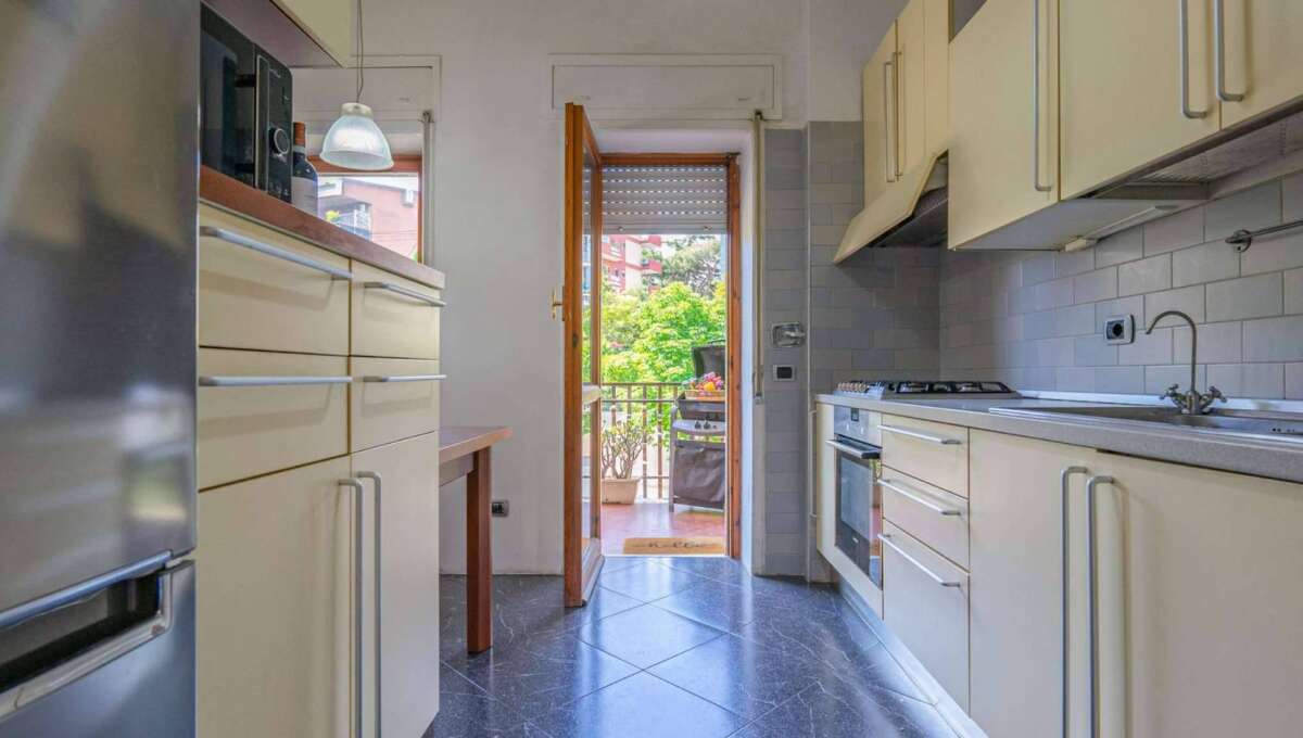 Appartamento in vendita via Beata Vergine del Carmelo 32, Roma