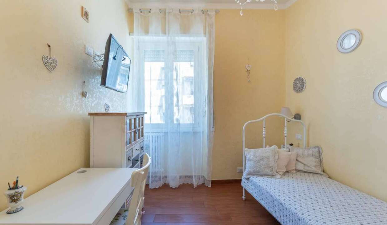 Stanza in affitto via Tuscolana, Roma