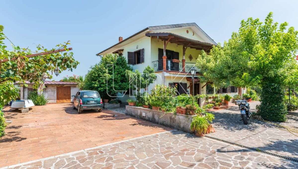 Casa / Villetta a schiera in vendita in via del Campo Sportivo, San Cesareo