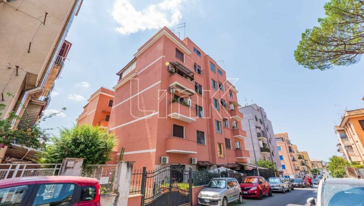 Appartamento in vendita via Del Campo, Roma