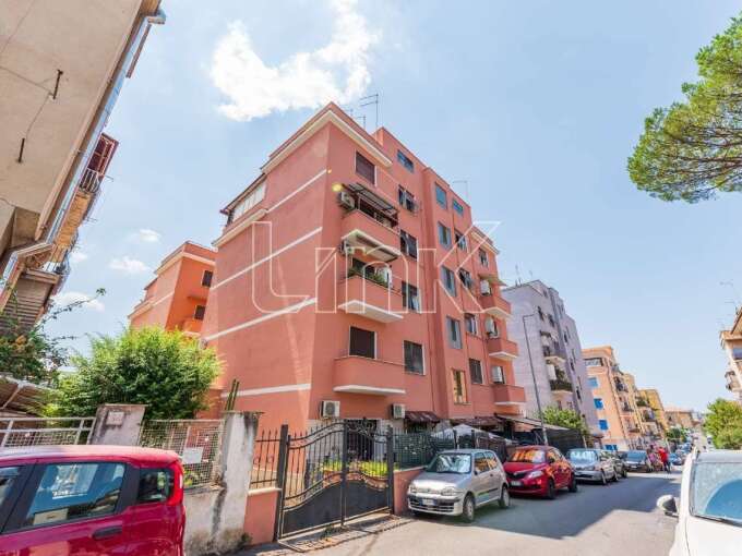 Appartamento in vendita via Del Campo, Roma