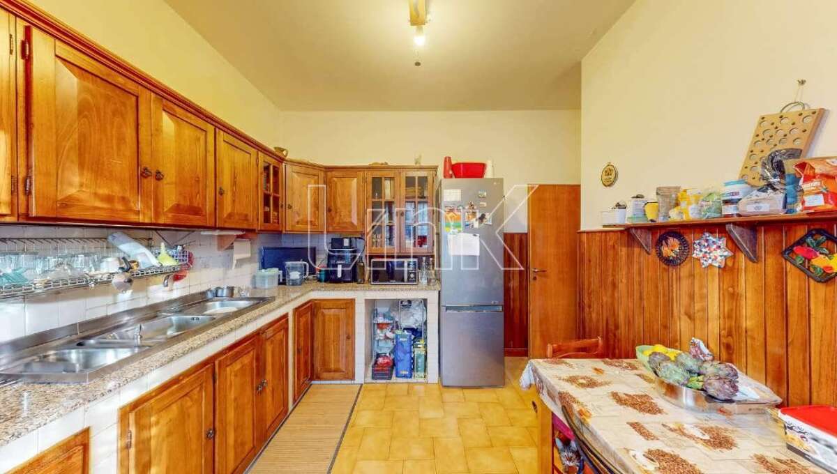 Appartamento in vendita via Staletti, Roma