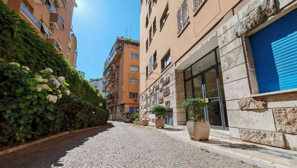 Appartamento in affitto via Prisciano, Roma