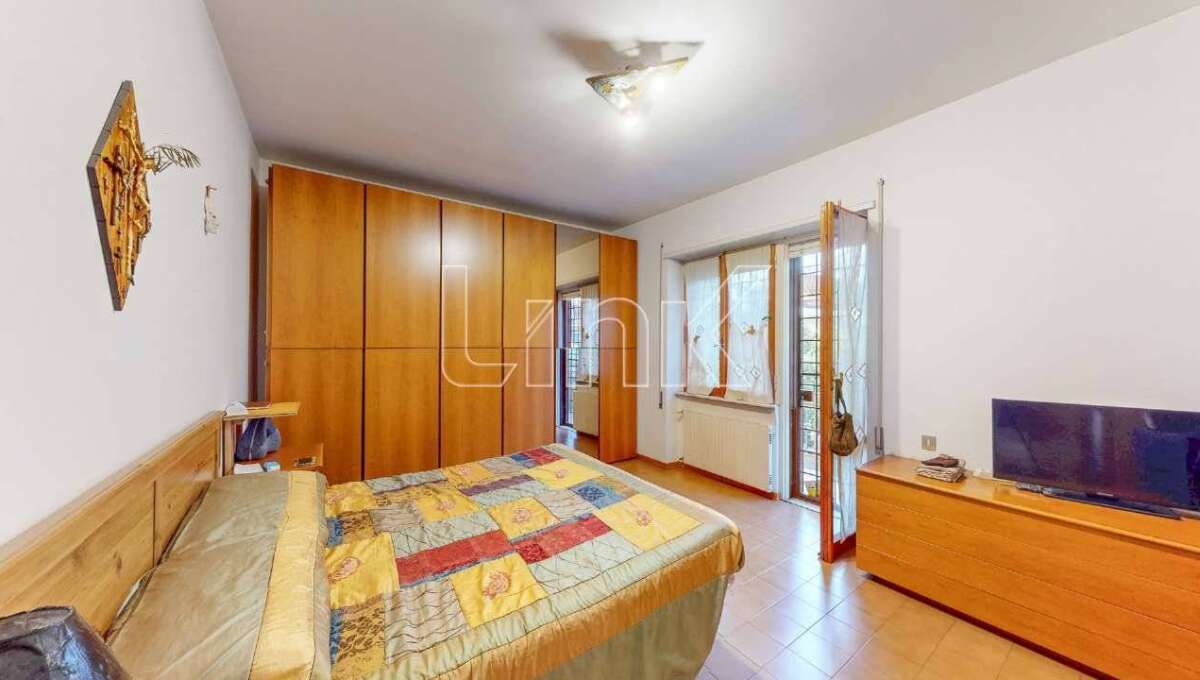 Appartamento in vendita via Staletti, Roma