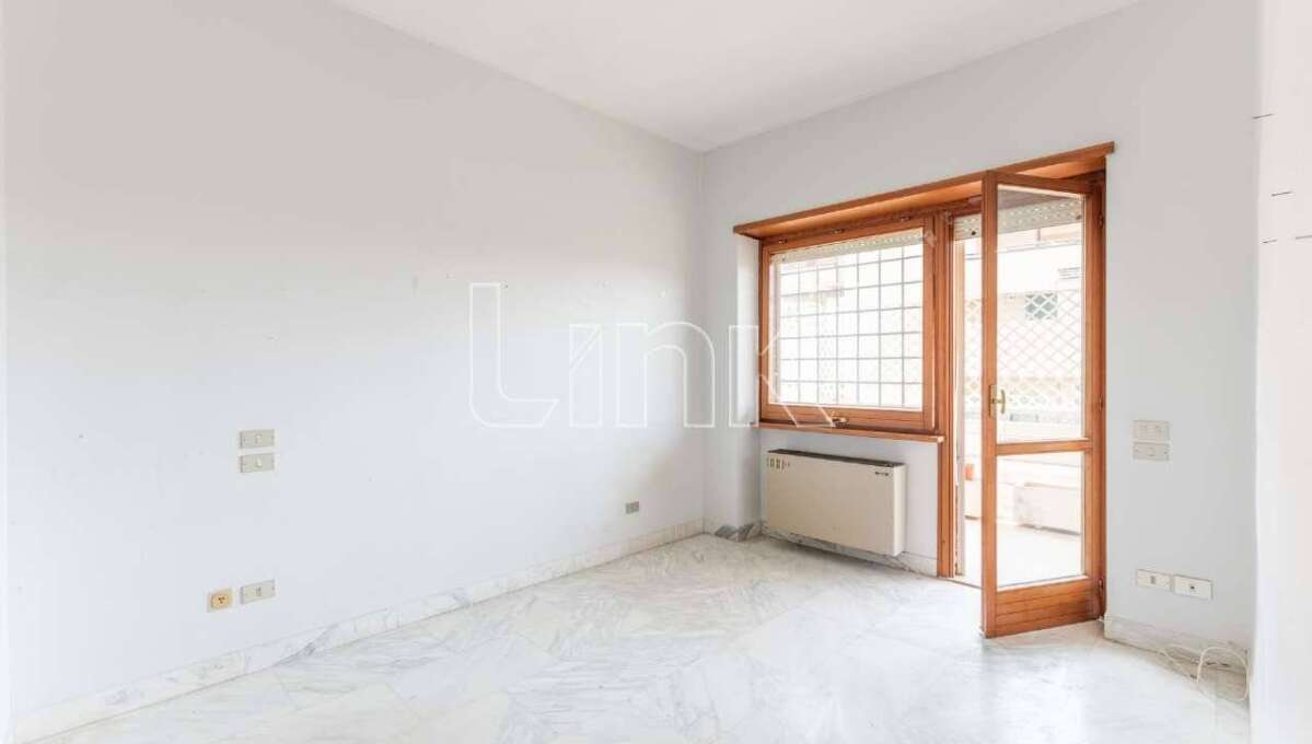 Appartamento in vendita via Courmayeur, Roma
