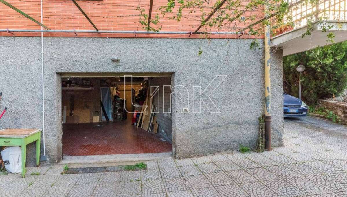 Appartamento in vendita via Staletti, Roma