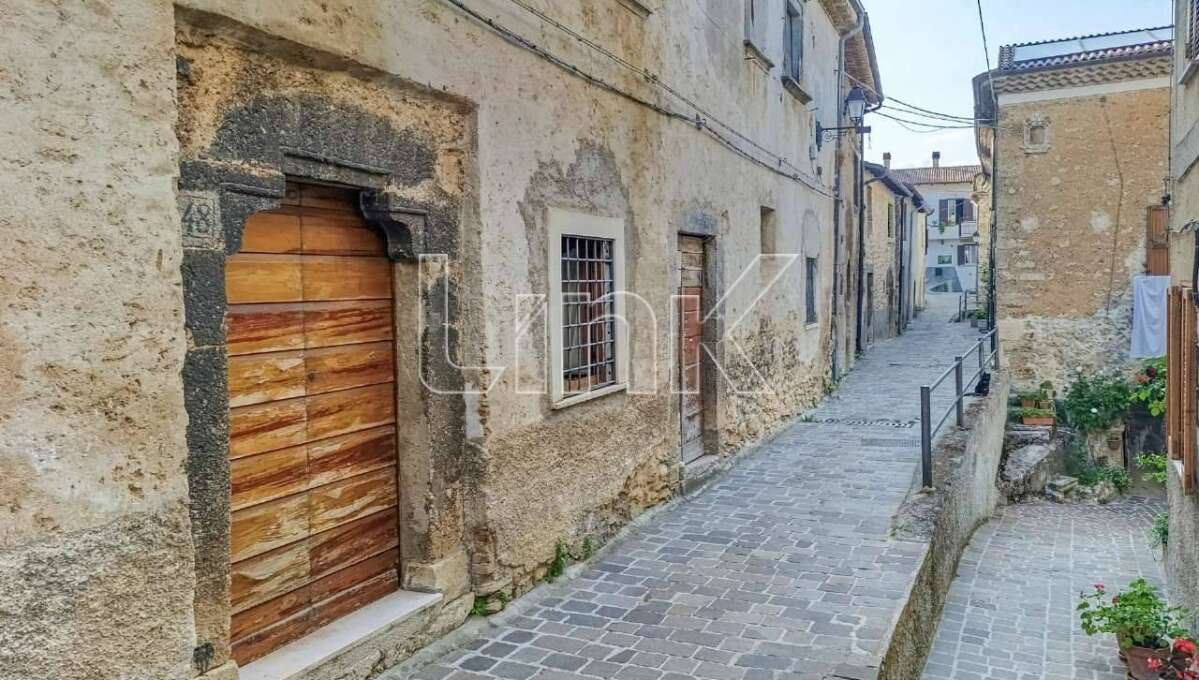 Casa indipendente in vendita via Piano, Ortona dei Marsi