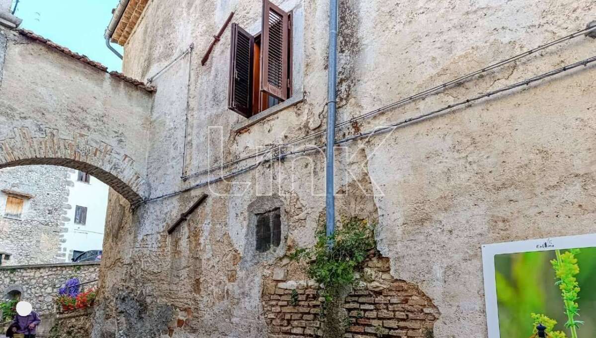 Casa indipendente in vendita via Piano, Ortona dei Marsi