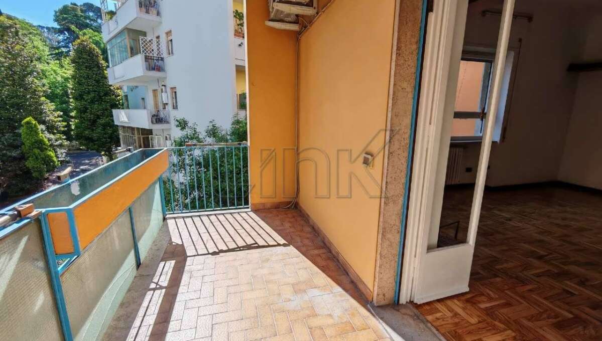 Appartamento in affitto via Prisciano, Roma