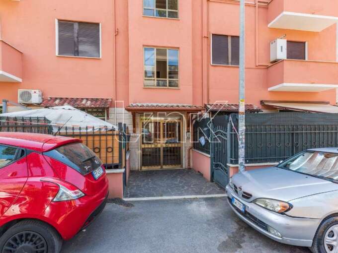 Appartamento in vendita via Del Campo, Roma