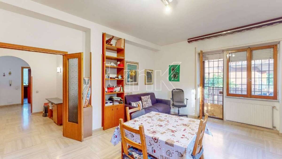 Appartamento in vendita via Staletti, Roma