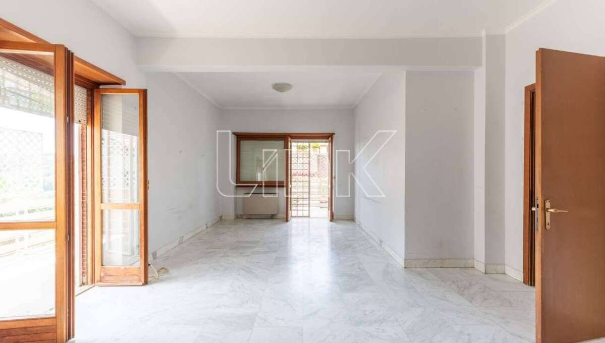 Appartamento in vendita via Courmayeur, Roma