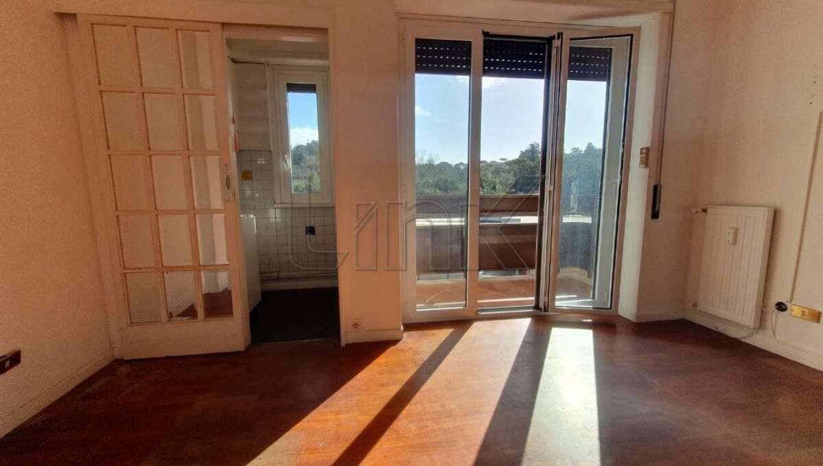 Appartamento in vendita via dei Due Ponti, Roma