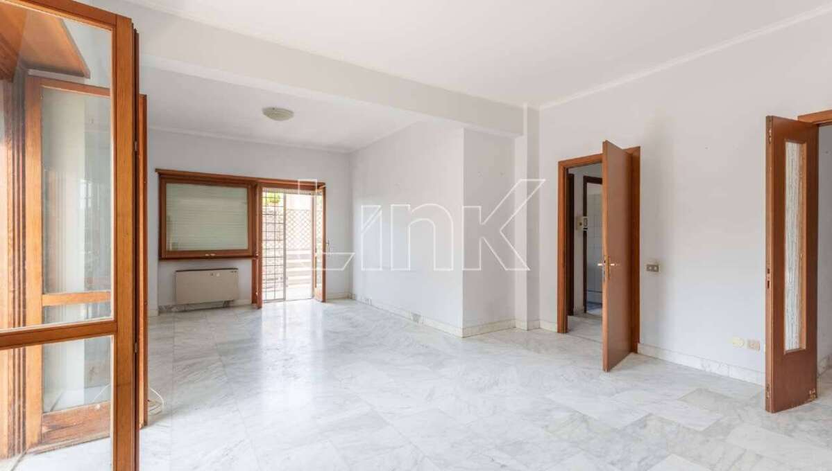 Appartamento in vendita via Courmayeur, Roma