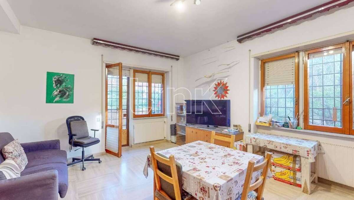 Appartamento in vendita via Staletti, Roma