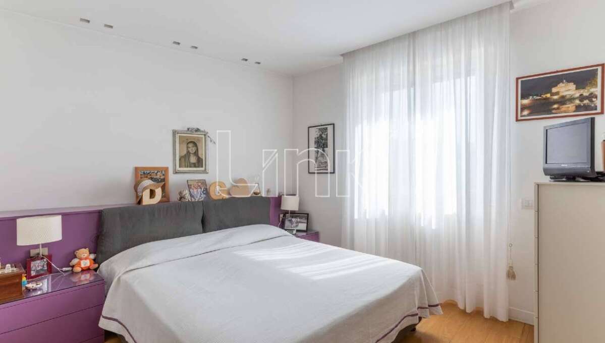 Appartamento in vendita via Ugo de Carolis, Roma